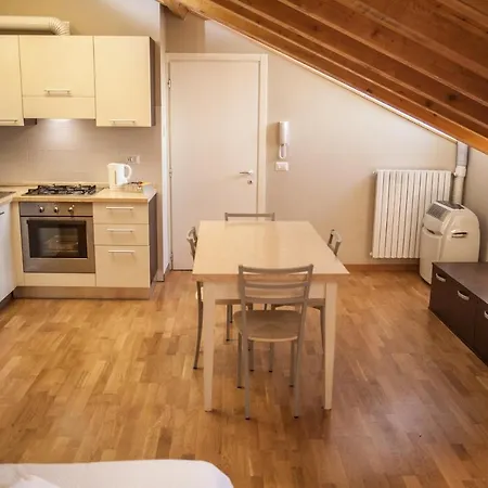 公寓 Porta Venezia Attic Flat 米兰